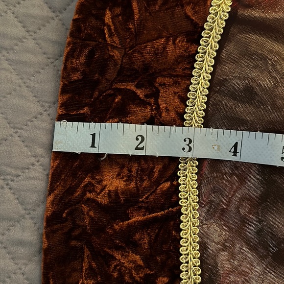 Vintage Christmas Tree Skirt - Picture 6 of 7